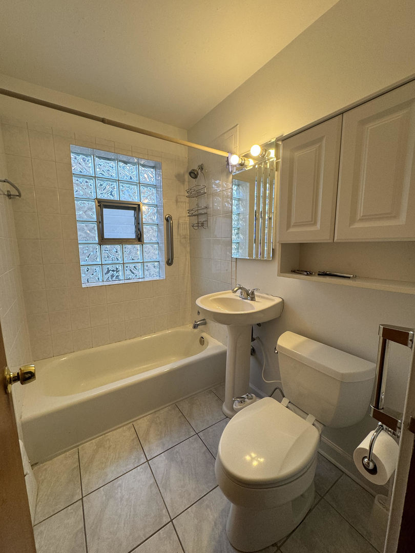 9035 West 22nd Place North Riverside, IL 60546 - Photo 7 of 21 Gallery Image 7