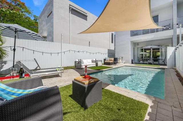 a view of a house with outdoor space