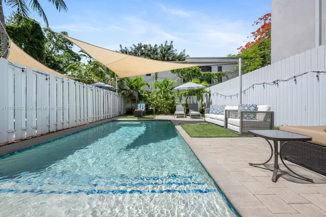 $20,900 | 3572 Southwest 23rd Street, Unit 3572, Miami, FL 33145