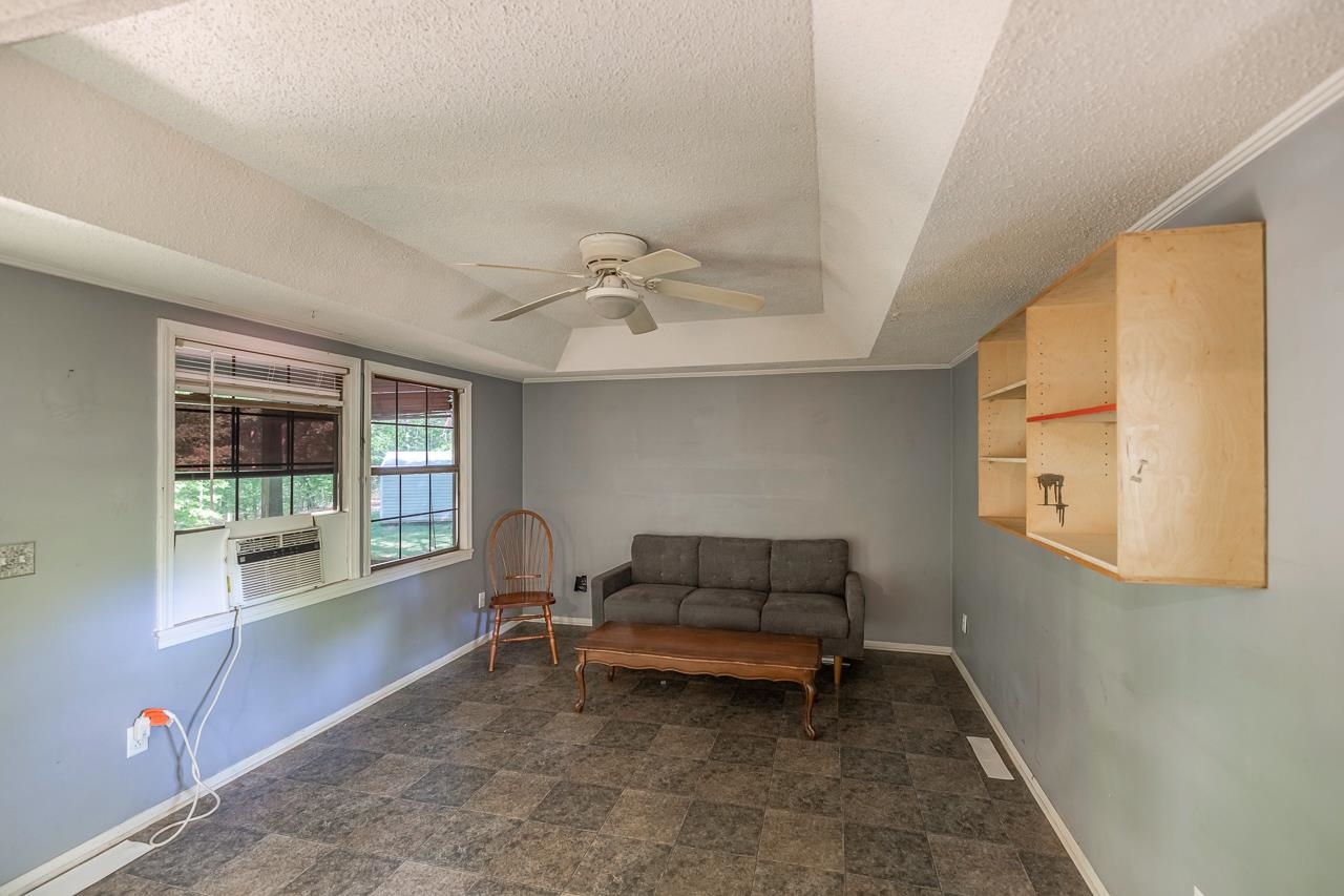 32 Hickey Road Marietta, SC 29661 - Photo 2 of 19