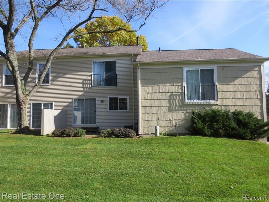 1295 Lamplighter Lane, Unit 75 Rochester Hills, MI 48306 - Photo 3 of 23