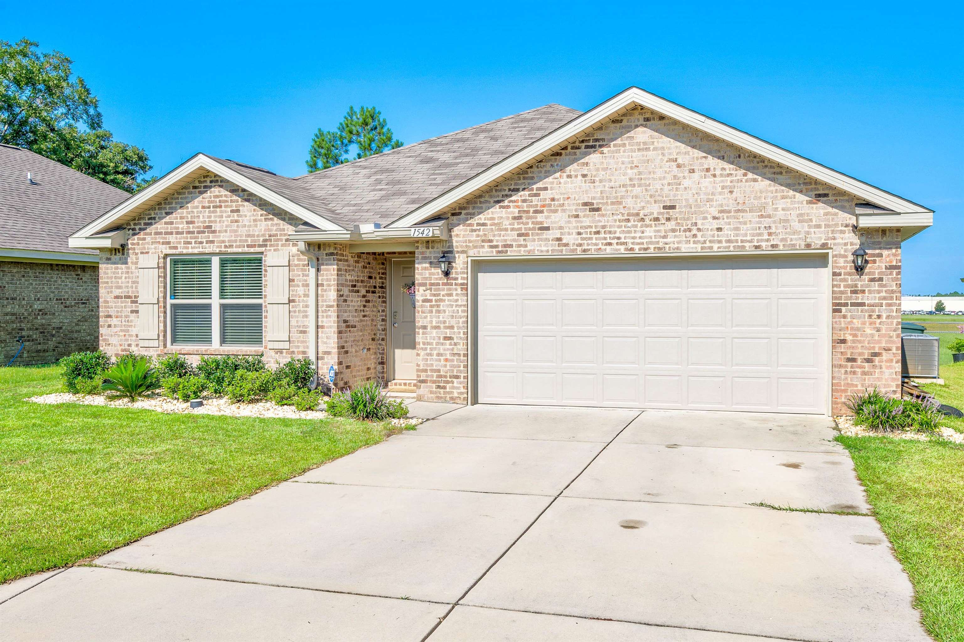 1542 Majesty Loop Foley, AL 36535 - Photo 4 of 44