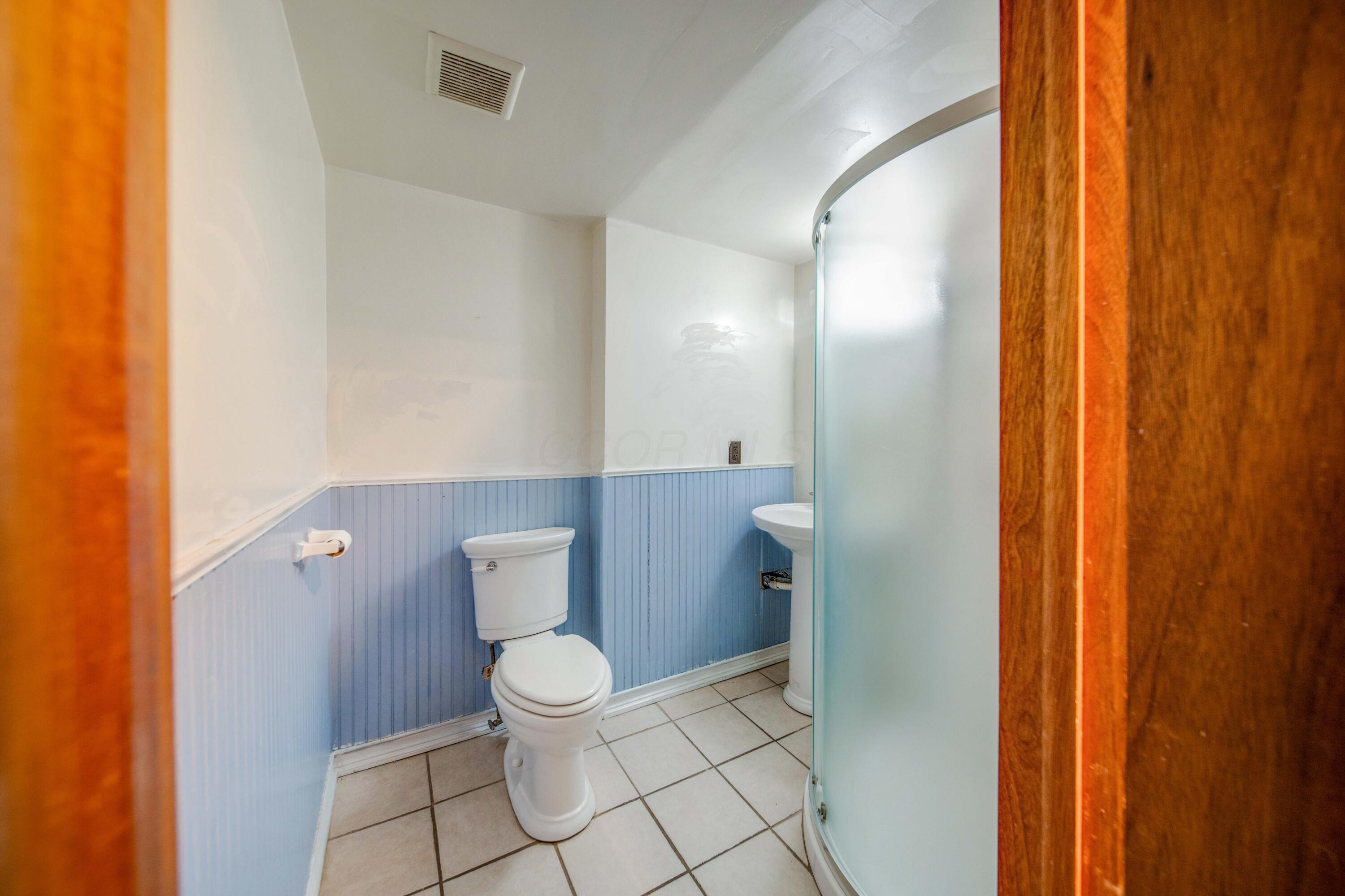 5546 Redwood Road Columbus, OH 43229 - Photo 46 of 66 46-print-A7400020_1_2