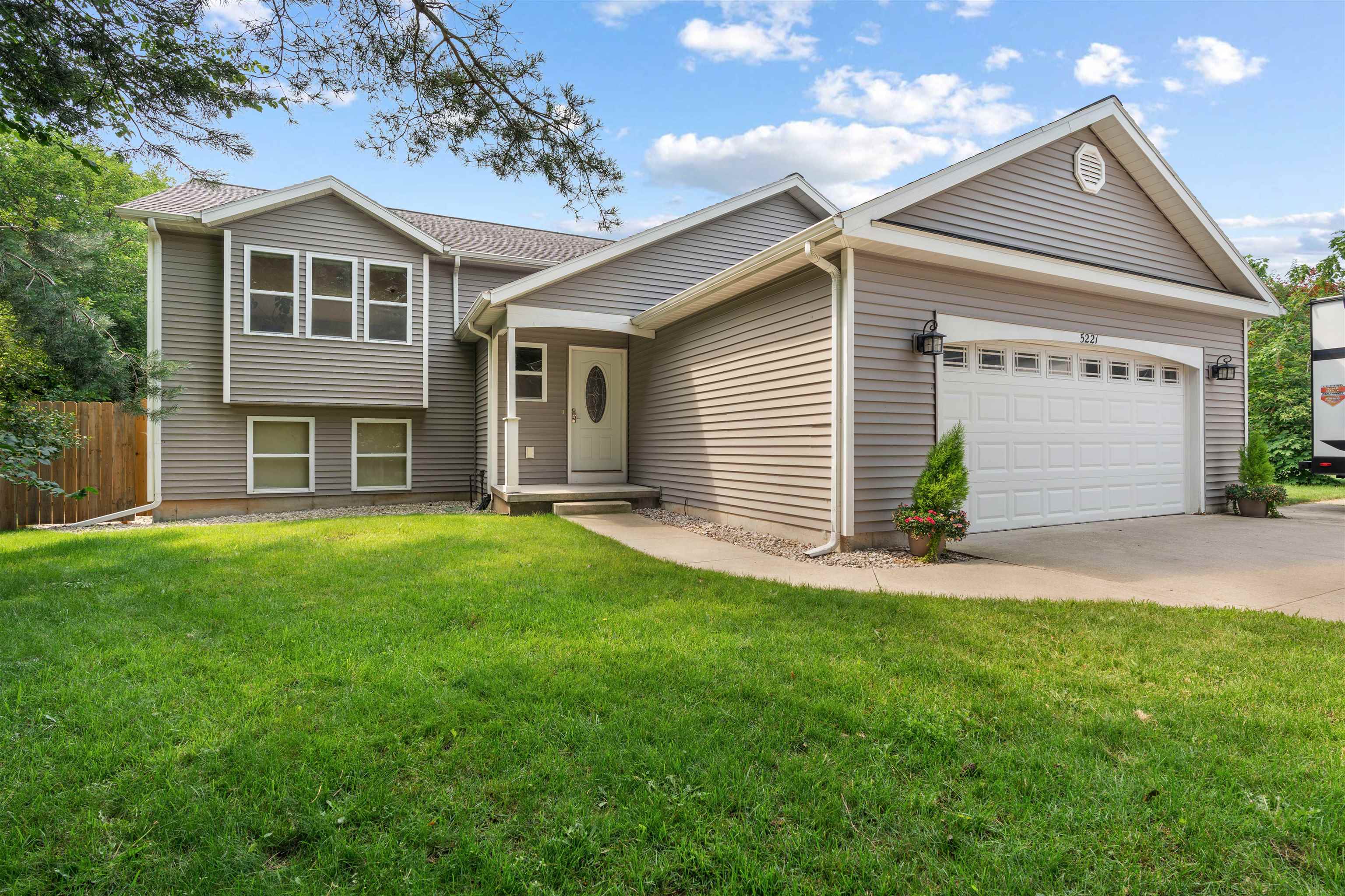 5221 Barney Road Traverse City, MI 49684 - Photo 1 of 52 1937391-fa670767-43cd-4bfa-a7e9-5e298280ba21.JPG