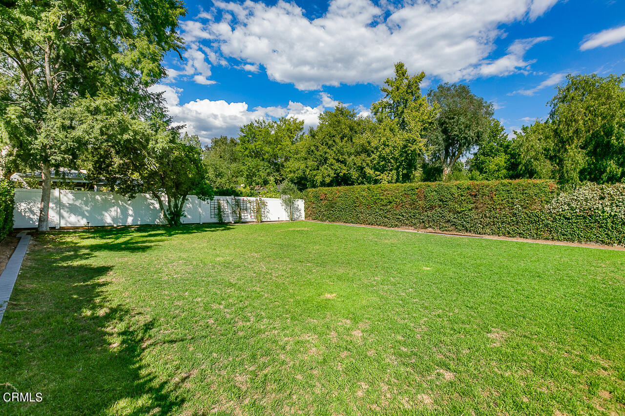 1195 Afton Street Pasadena, CA 91103 - Photo 25 of 36 a view of green field