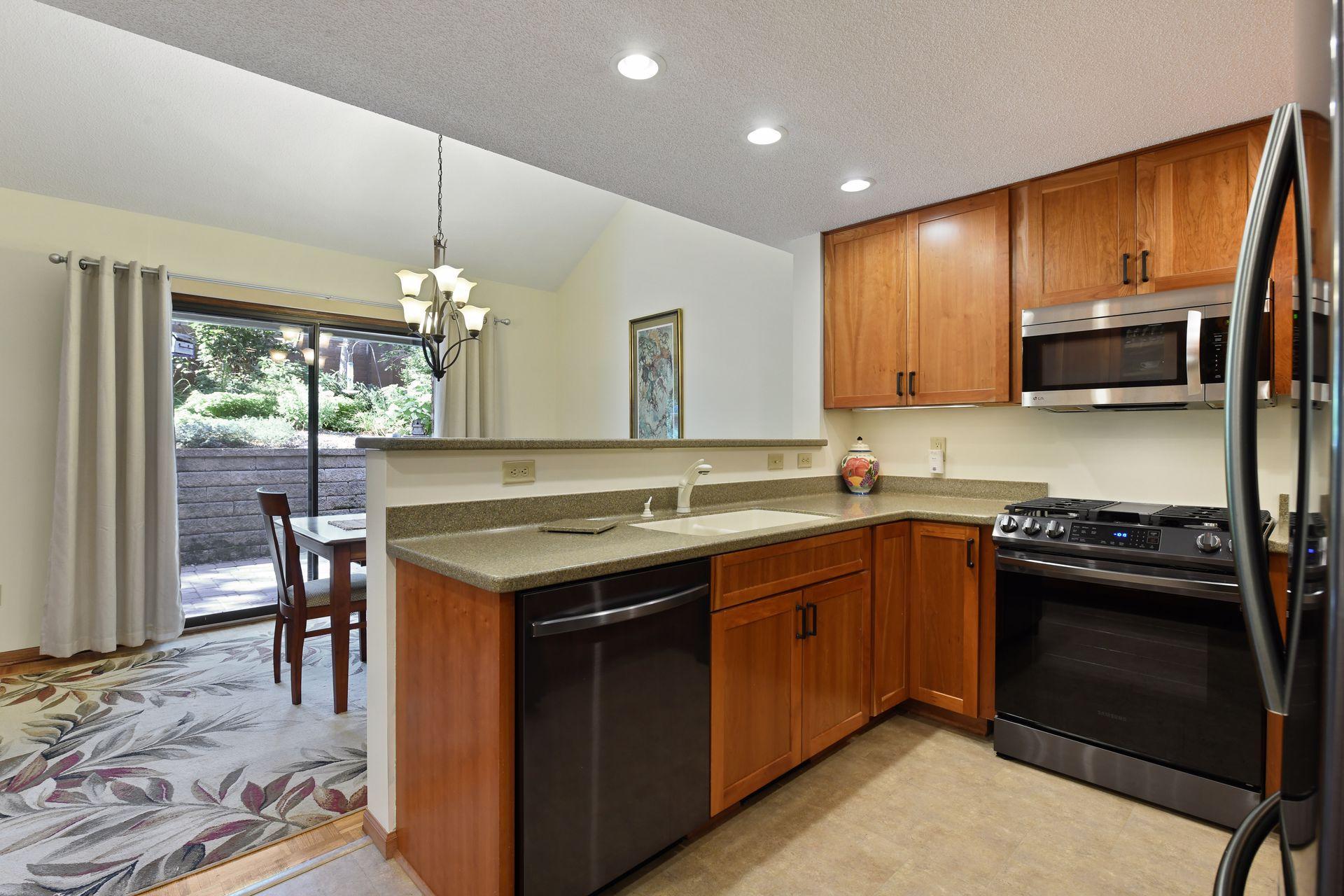 17655 Breconwood Road Minnetonka, MN 55391 - Photo 12 of 35 Gallery Image 12