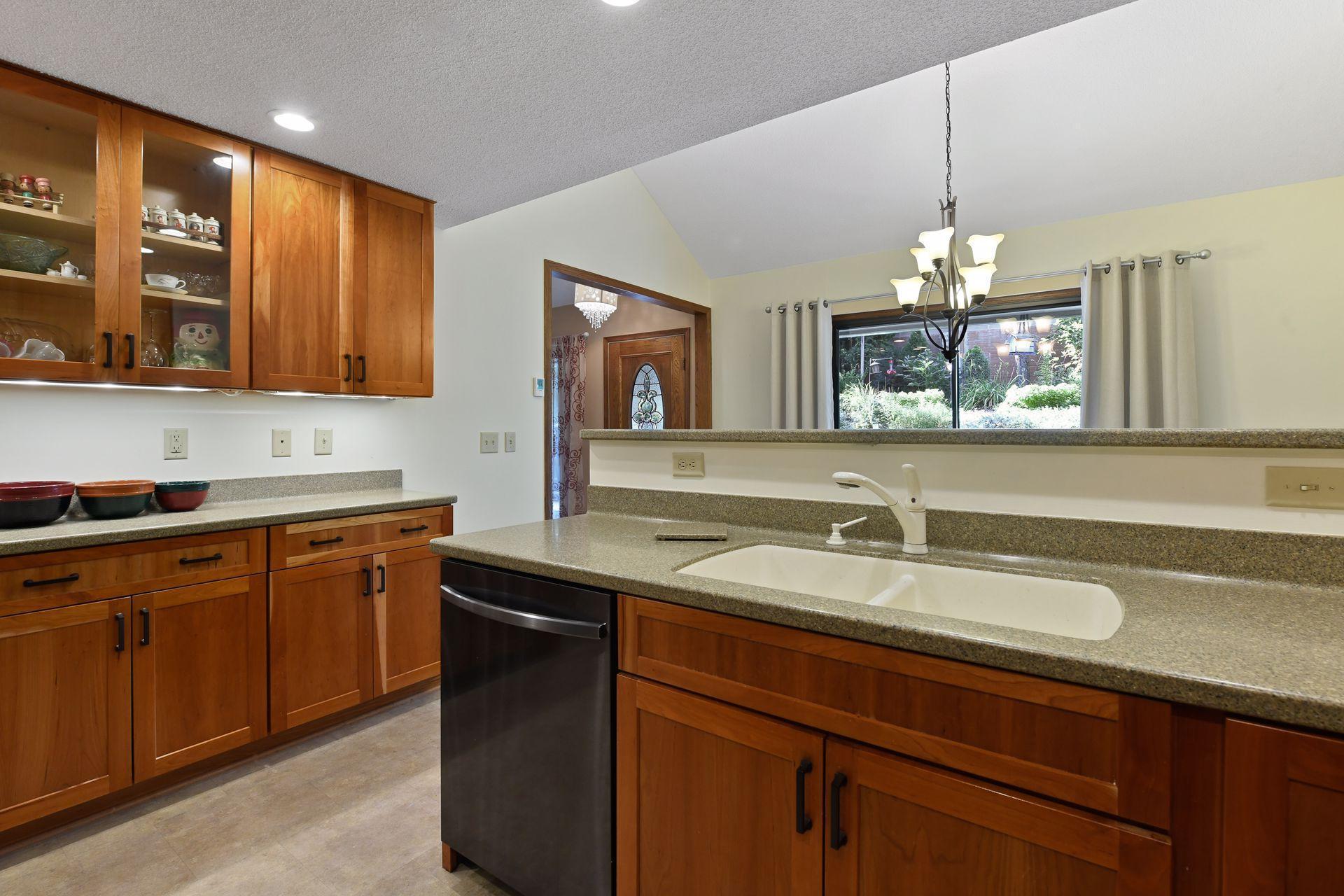 17655 Breconwood Road Minnetonka, MN 55391 - Photo 14 of 35 Gallery Image 14
