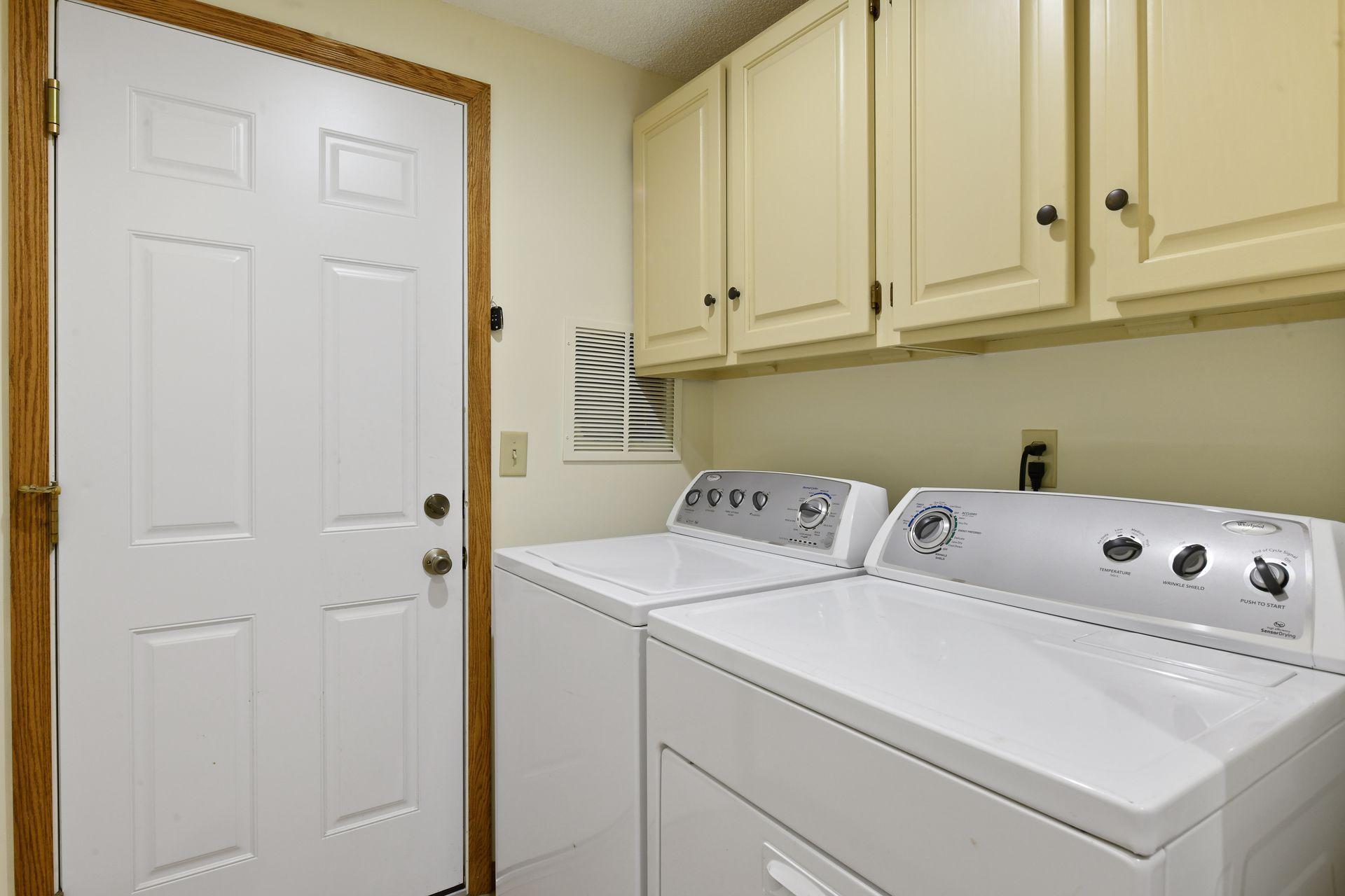 17655 Breconwood Road Minnetonka, MN 55391 - Photo 17 of 35 Gallery Image 17