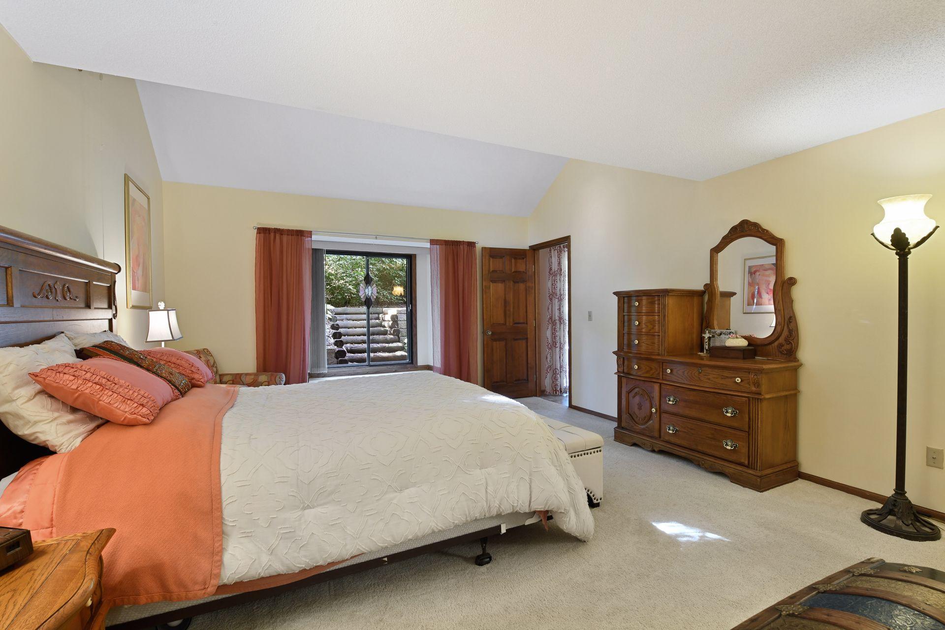 17655 Breconwood Road Minnetonka, MN 55391 - Photo 20 of 35 Gallery Image 20