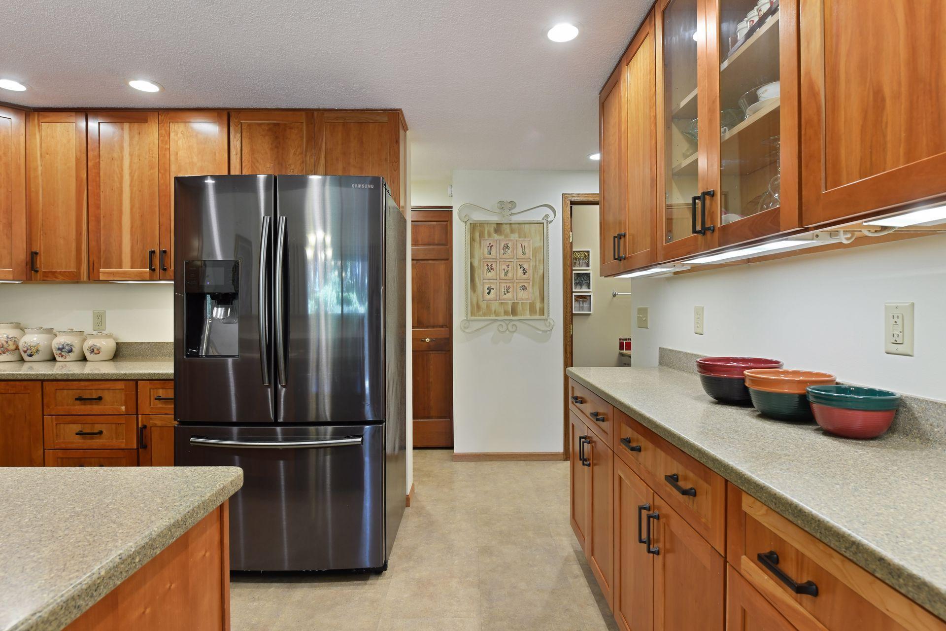 17655 Breconwood Road Minnetonka, MN 55391 - Photo 10 of 35 Gallery Image 10