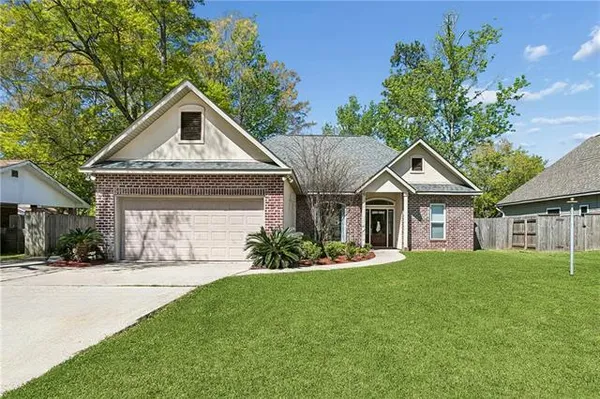 $329,000 | 221 Chestnut Street, Mandeville, LA 70471