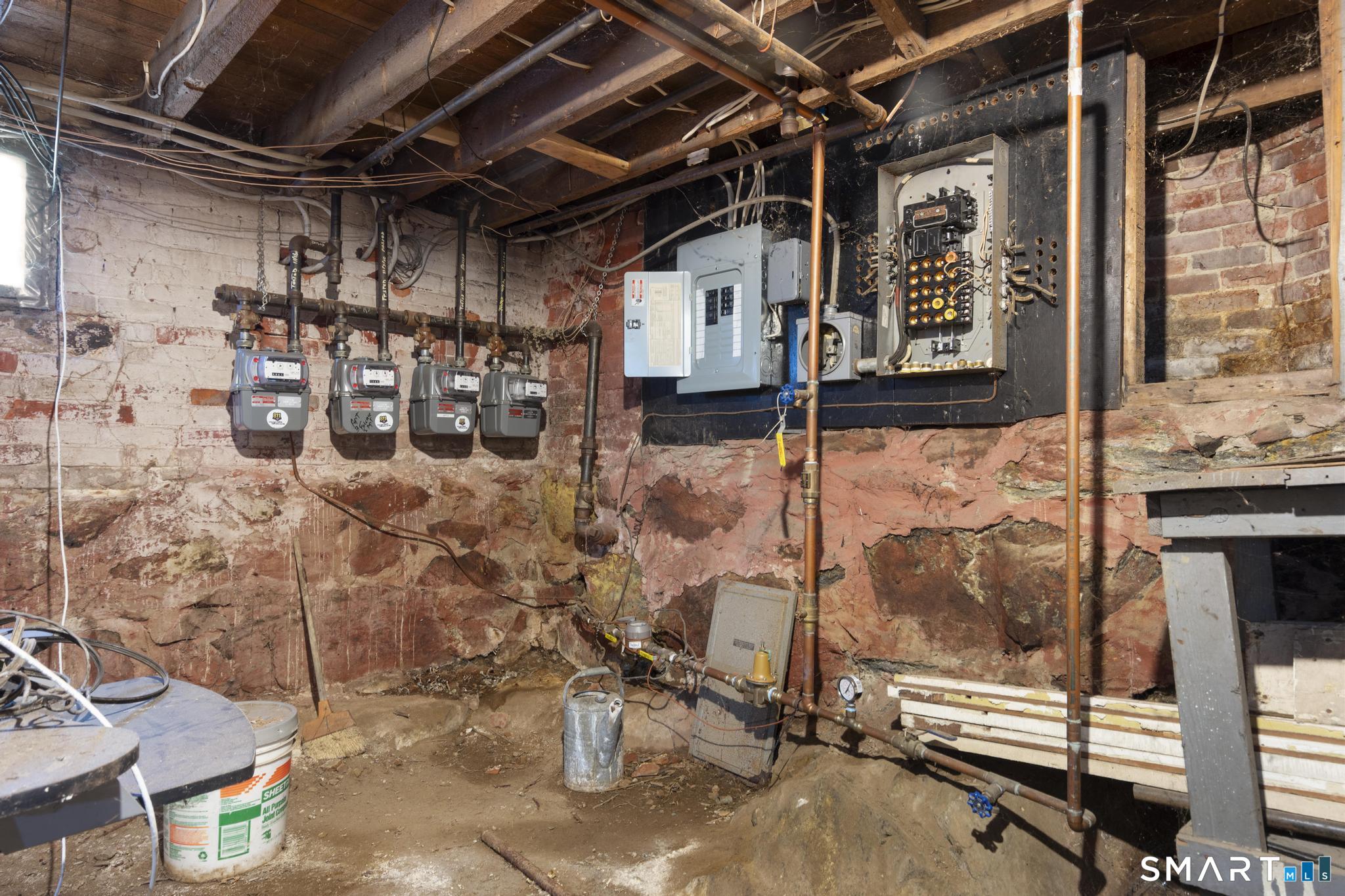 45 Cliff Street Norwich, CT 06360 - Photo 38 of 39 a view of a garage