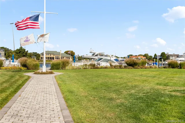 $699,999 | 231 Dune Road, Unit 908 & 909, Westhampton Beach, NY 11978