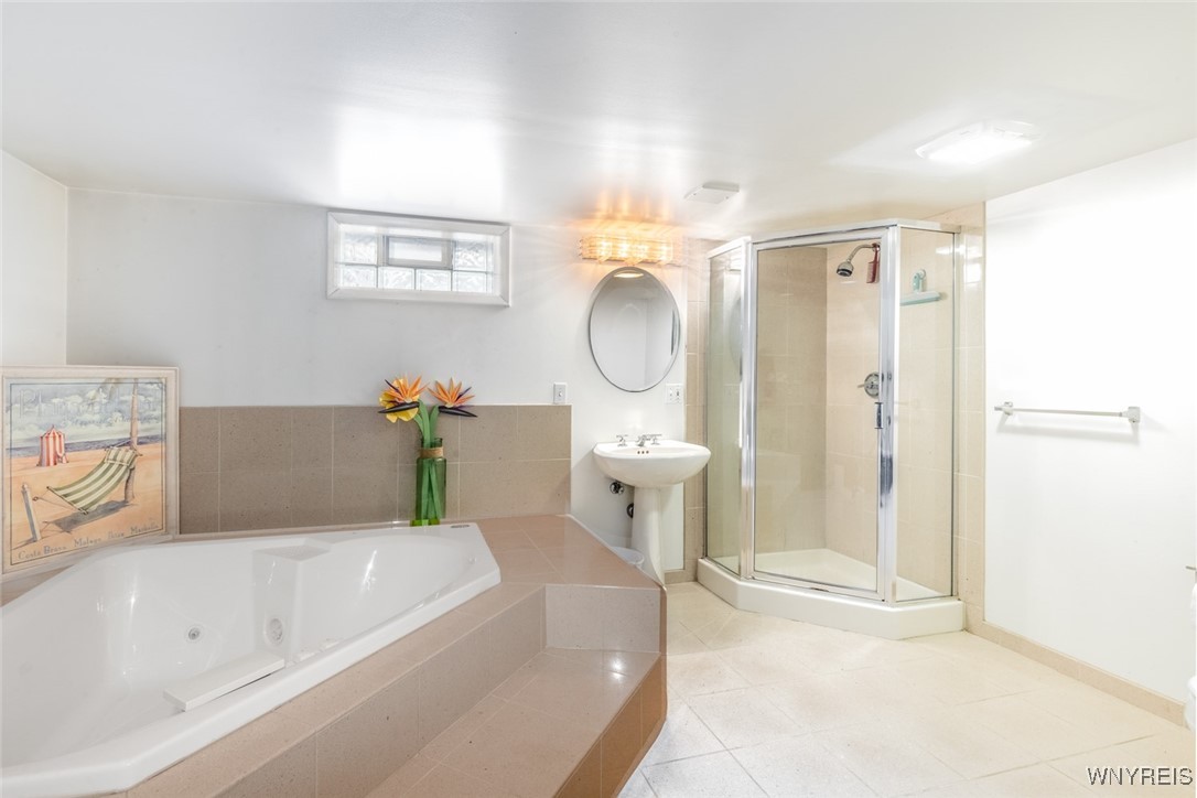 245 Ranch Trail Amherst, NY 14221 - Photo 29 of 37 What a nice bonus! A huge basement full bath with