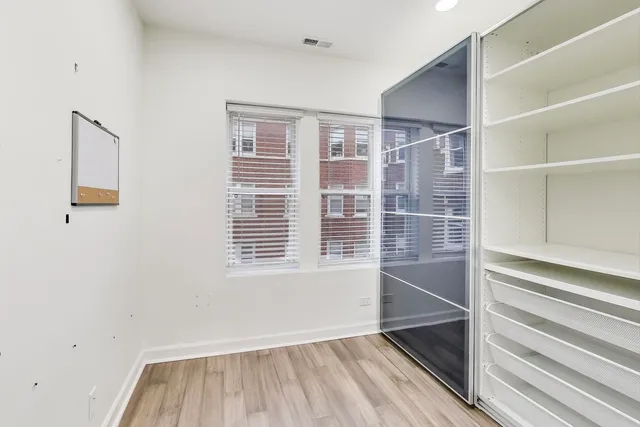 $289,000 | 6421 North Greenview Avenue, Unit 2W, Chicago, IL 60626