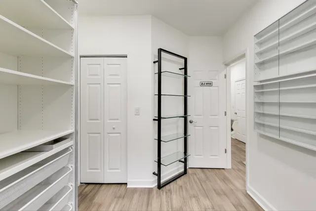 $289,000 | 6421 North Greenview Avenue, Unit 2W, Chicago, IL 60626