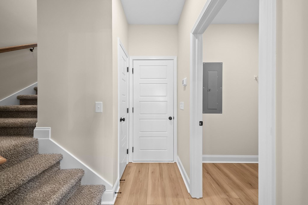 416 Old Major Road Hopkinsville, KY 42240 - Photo 24 of 41 a view of a hallway with wooden floor and entryway