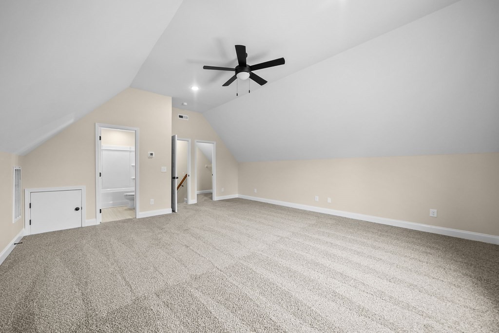 416 Old Major Road Hopkinsville, KY 42240 - Photo 36 of 41 an empty room with closet and a ceiling fan