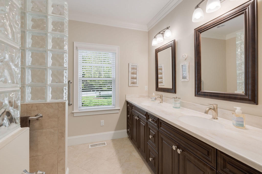 10 Shiverick Road Dennis, MA 02641 - Photo 17 of 41