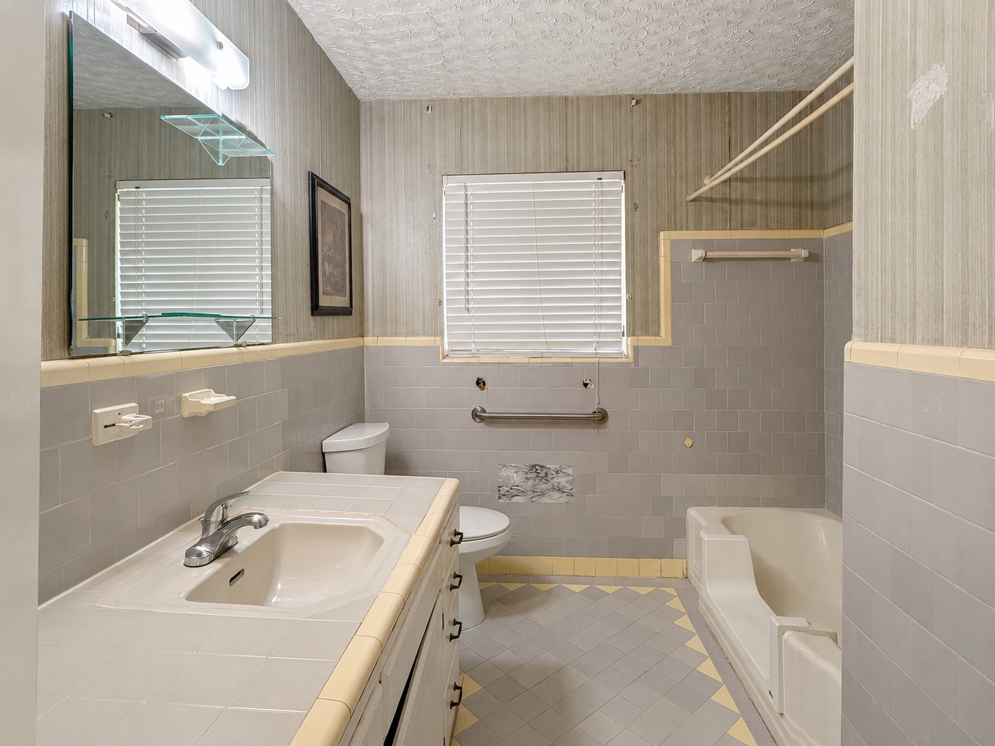 5522 Nassau Road Houston, TX 77021 - Photo 13 of 19 bathroom