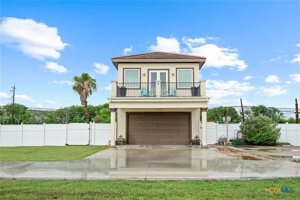 $329,900 | 4 Lavaca Bay Place, Port Lavaca, TX 77979