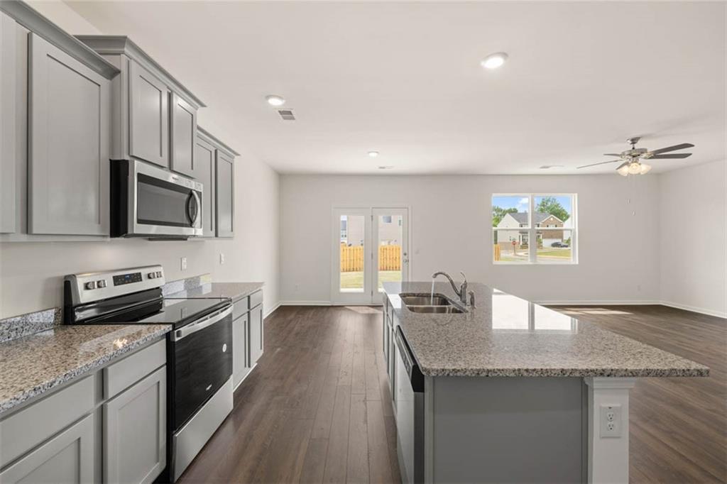 647 Whitman Lane Stockbridge, GA 30281 - Photo 14 of 50