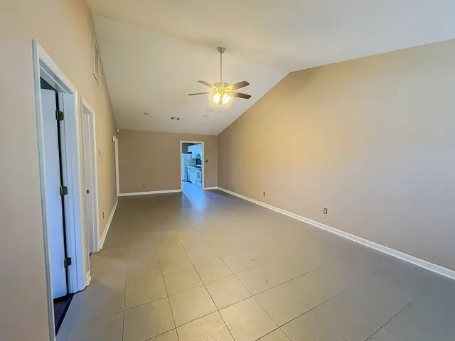 $1,100 | 433 Flowing Creek Drive, Evans, GA 30809