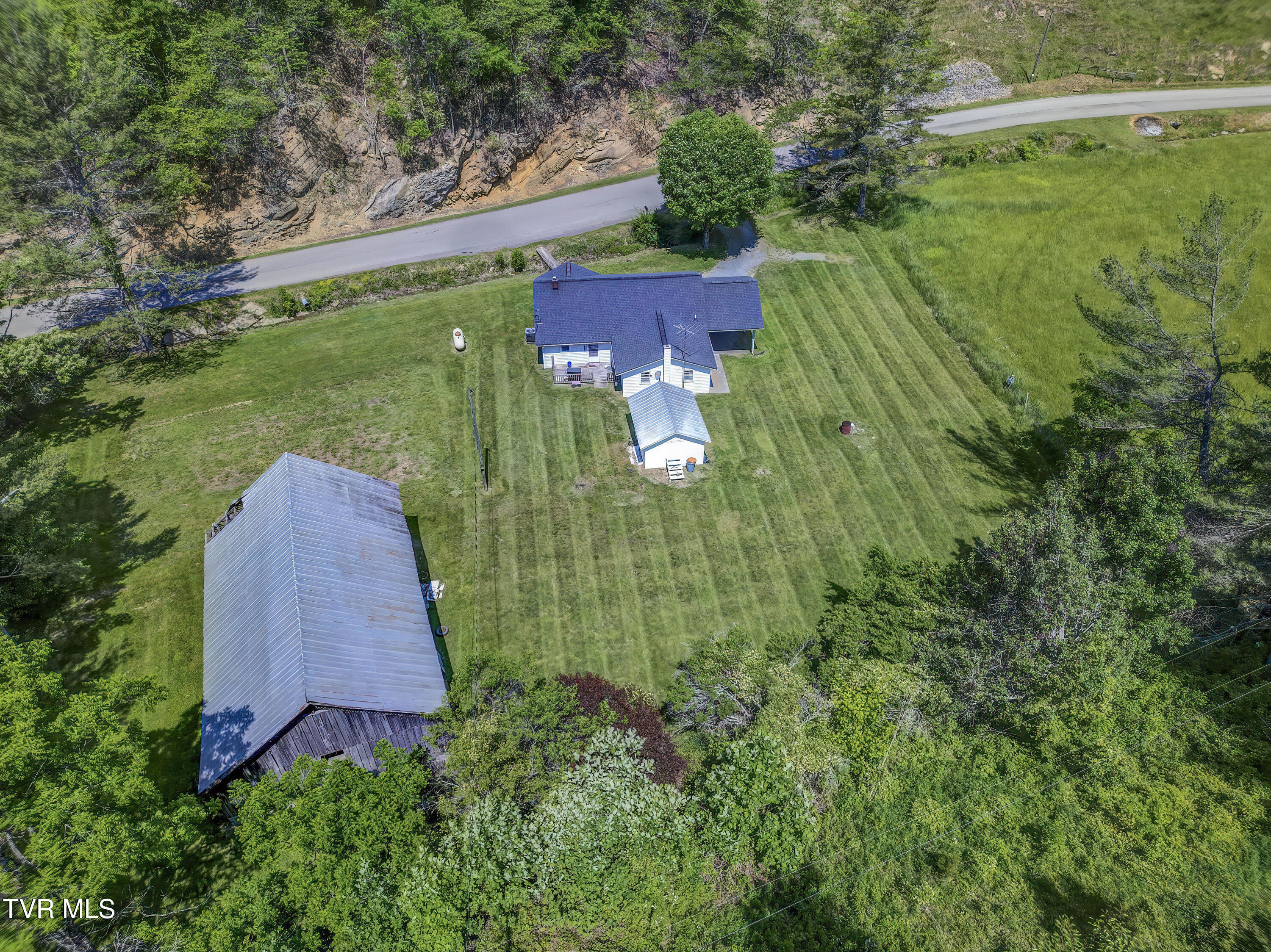 865 Shelleys Road Bristol, VA 24202 - Photo 39 of 41 865 Shelleys Rd (16)