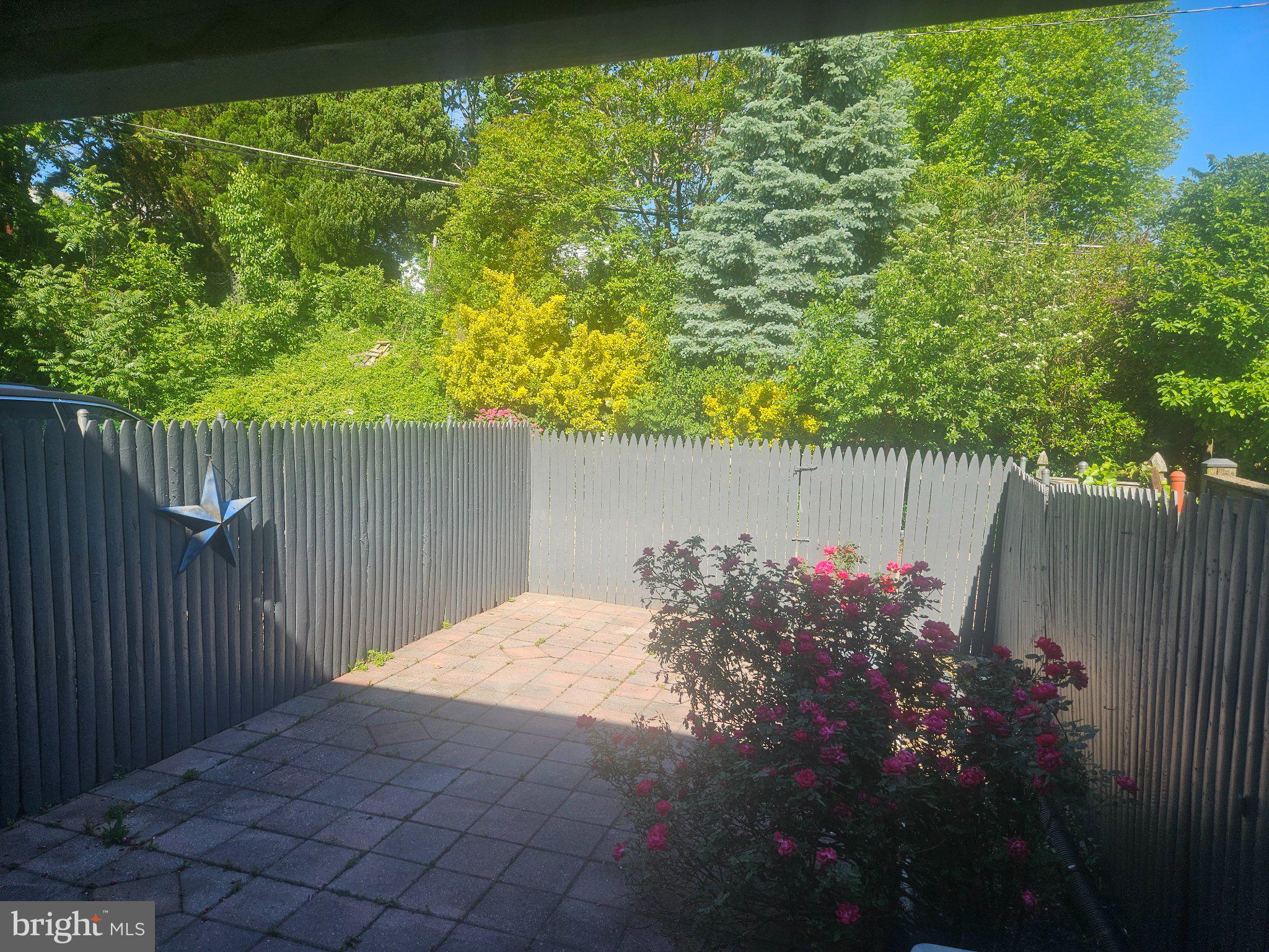 635 48th Street Baltimore, MD 21224 - Photo 14 of 14 Charming garden retreat awaits you.