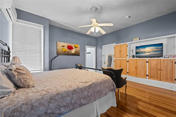 $2,100,000 | 205 Southeast 7th Street, Gainesville, FL 32601