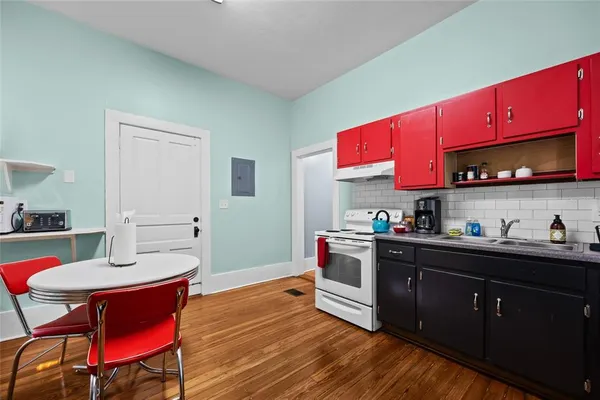 $2,100,000 | 205 Southeast 7th Street, Gainesville, FL 32601