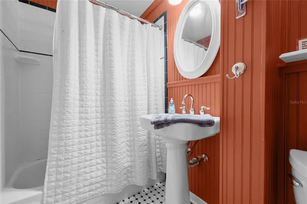 $2,100,000 | 205 Southeast 7th Street, Gainesville, FL 32601