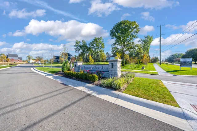 $795,860 | 3490 Mare Circle, Commerce Township, MI 48382