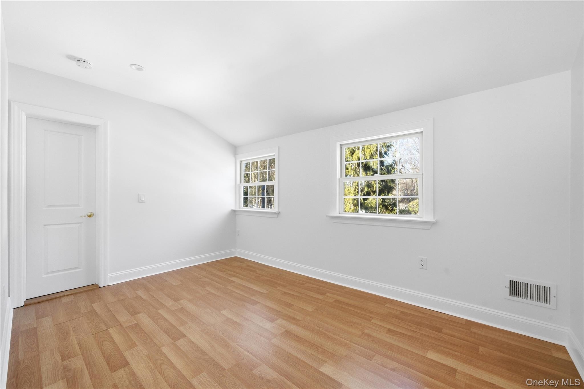 75 Centerport Road Greenlawn, NY 11740 - Photo 46 of 47