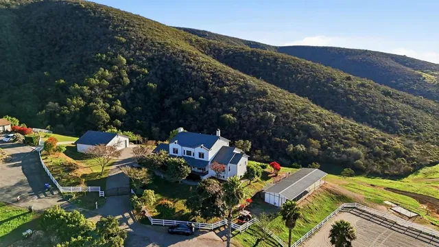 $2,200,000 | 1925 Robinhood Road, Vista, CA 92084