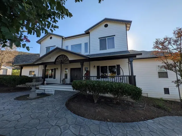 $2,200,000 | 1925 Robinhood Road, Vista, CA 92084