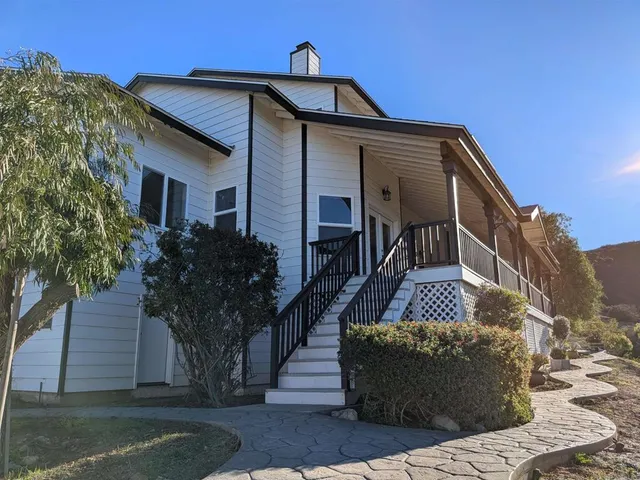 $2,200,000 | 1925 Robinhood Road, Vista, CA 92084
