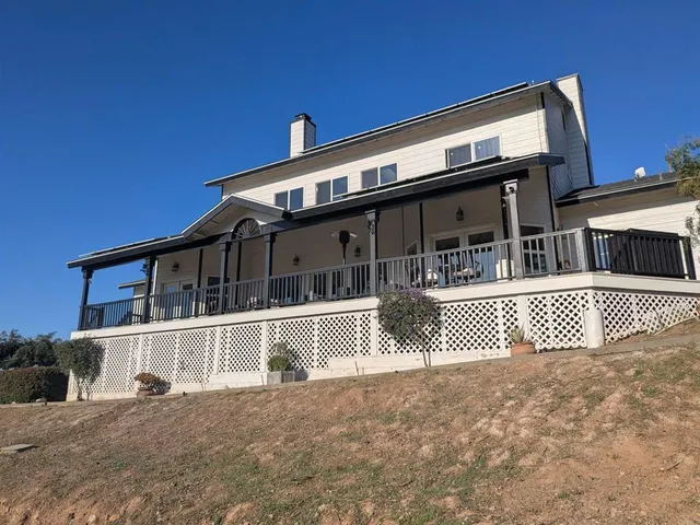 $2,200,000 | 1925 Robinhood Road, Vista, CA 92084