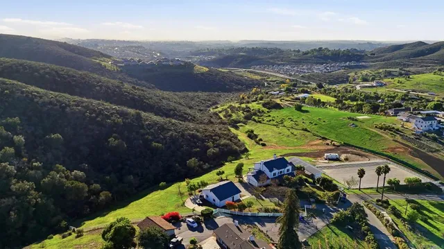 $2,200,000 | 1925 Robinhood Road, Vista, CA 92084