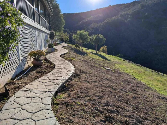 $2,200,000 | 1925 Robinhood Road, Vista, CA 92084