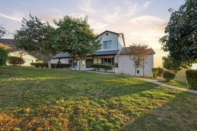 $2,200,000 | 1925 Robinhood Road, Vista, CA 92084