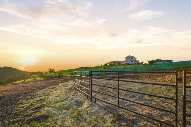 $2,200,000 | 1925 Robinhood Road, Vista, CA 92084