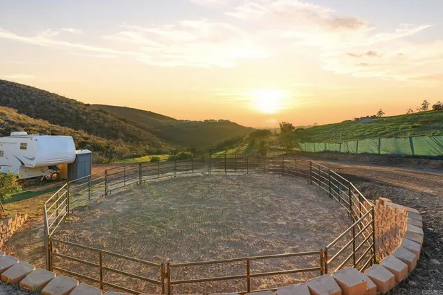 $2,200,000 | 1925 Robinhood Road, Vista, CA 92084