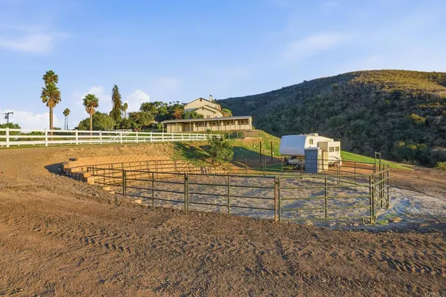 $2,200,000 | 1925 Robinhood Road, Vista, CA 92084