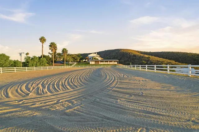 $2,200,000 | 1925 Robinhood Road, Vista, CA 92084