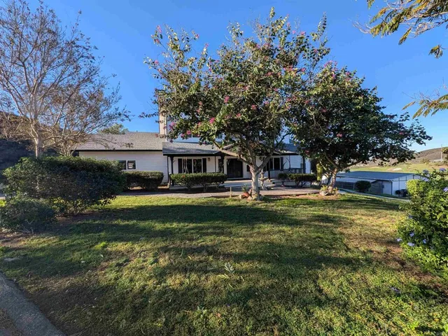$2,200,000 | 1925 Robinhood Road, Vista, CA 92084