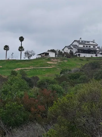 $2,200,000 | 1925 Robinhood Road, Vista, CA 92084