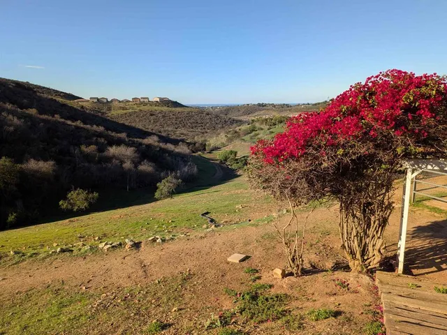 $2,200,000 | 1925 Robinhood Road, Vista, CA 92084