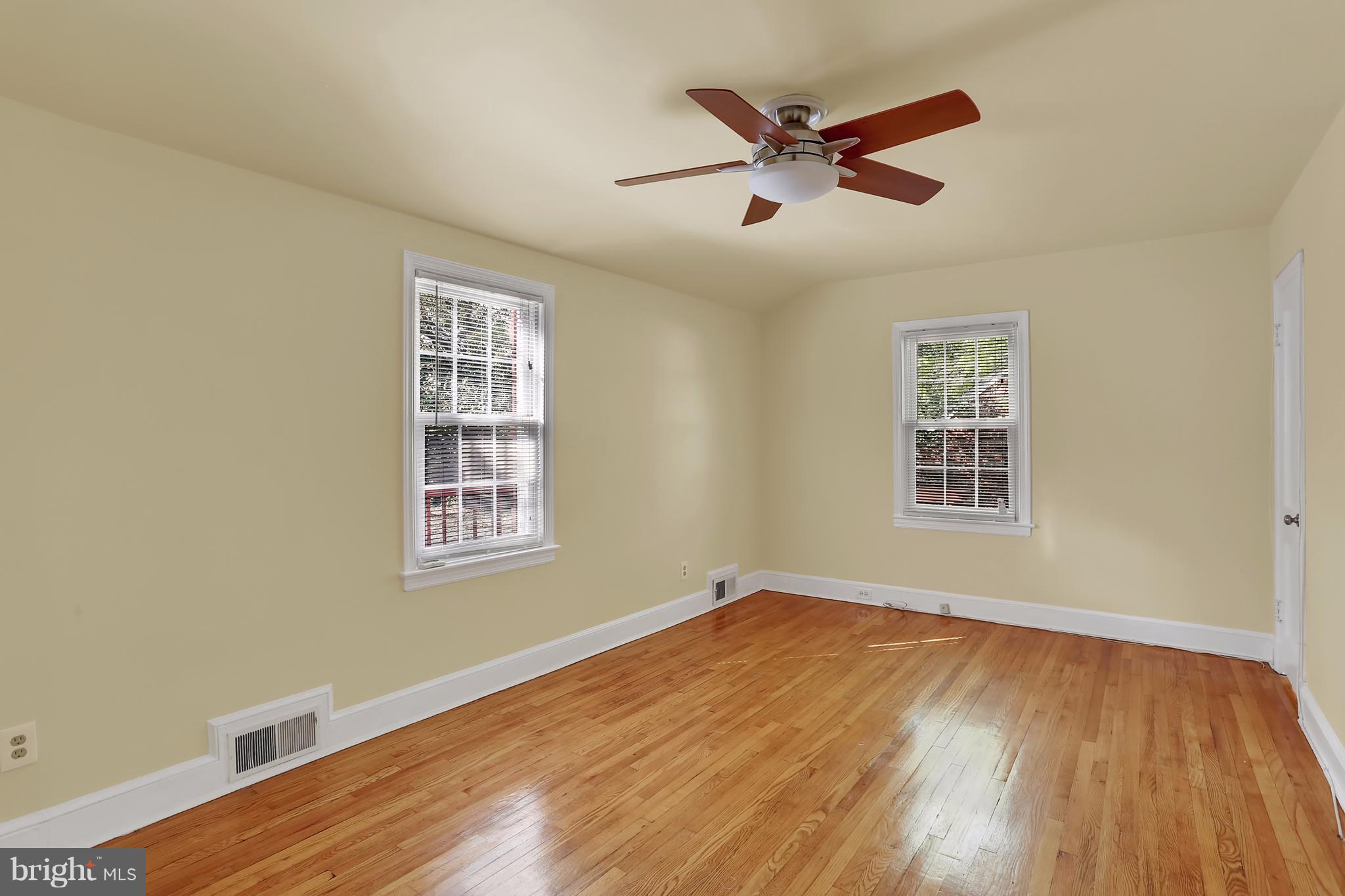 9408 Flower Avenue Silver Spring, MD 20901 - Photo 15 of 29 Main level master bedroom