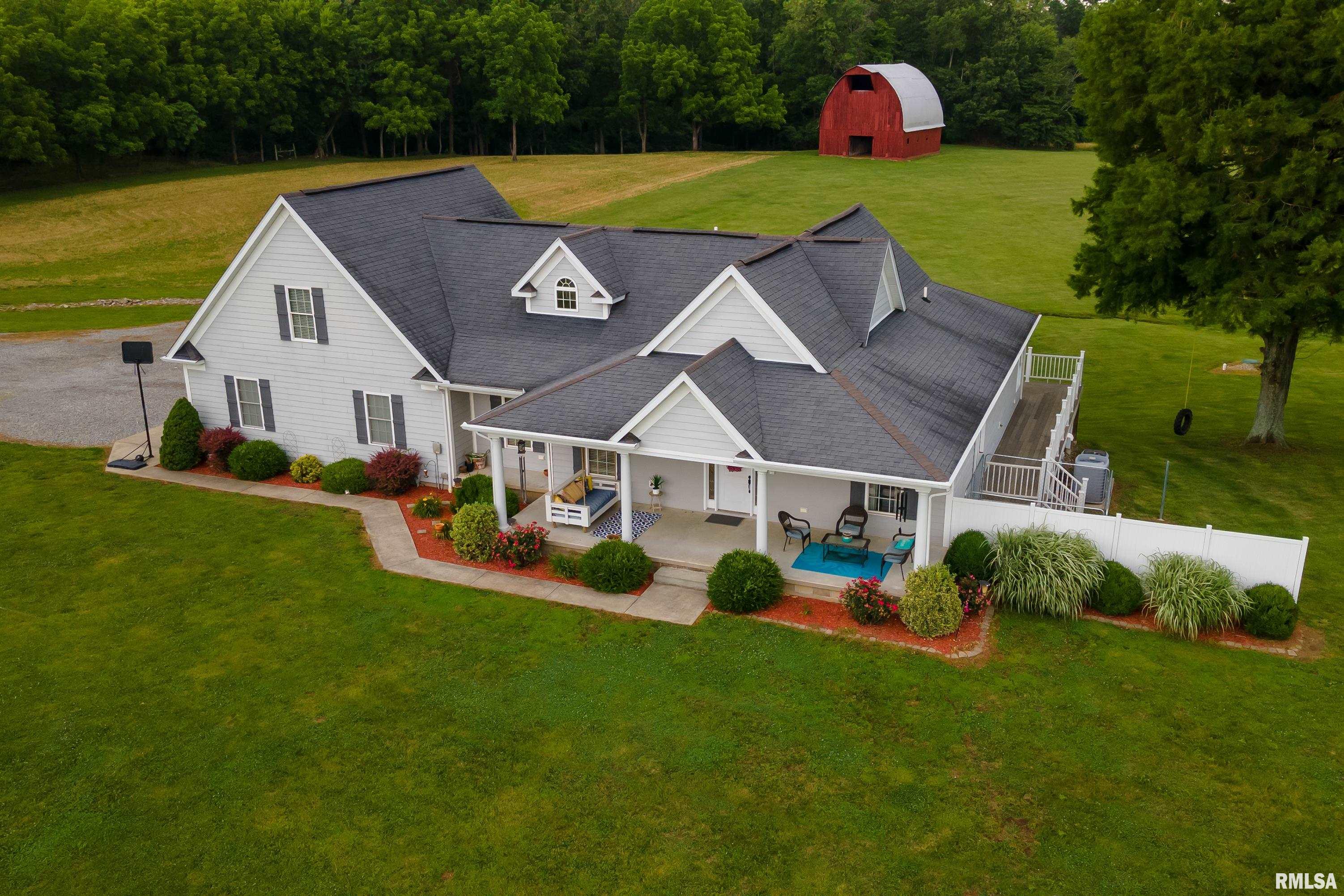 2780 Old Rte 146 Loop Vienna, IL 62995 - Photo 1 of 40